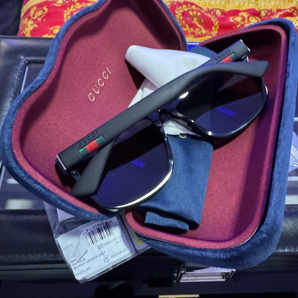 Gucci Black & Gray Sunglasses with Case - Picture 1 of 11